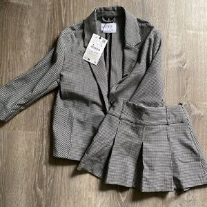 Zara black and white blazer and skirt set! Size 7, brand new